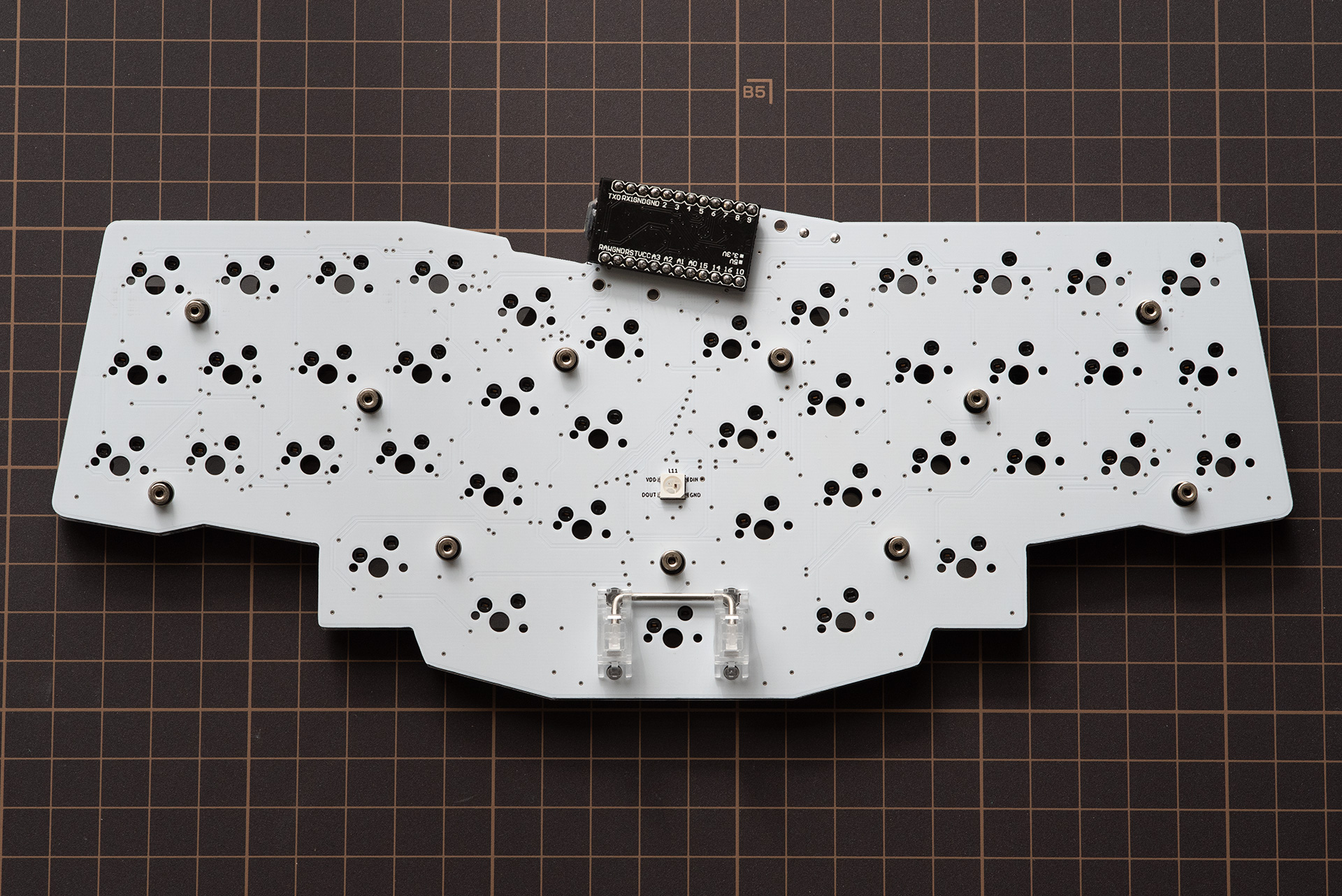 Middle plate layer of the case