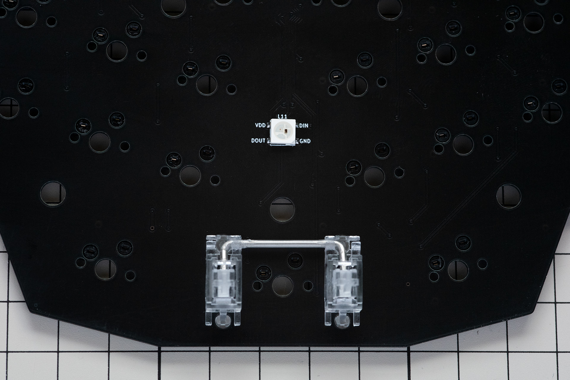 2u stabiliser mounted to the front of the PCB